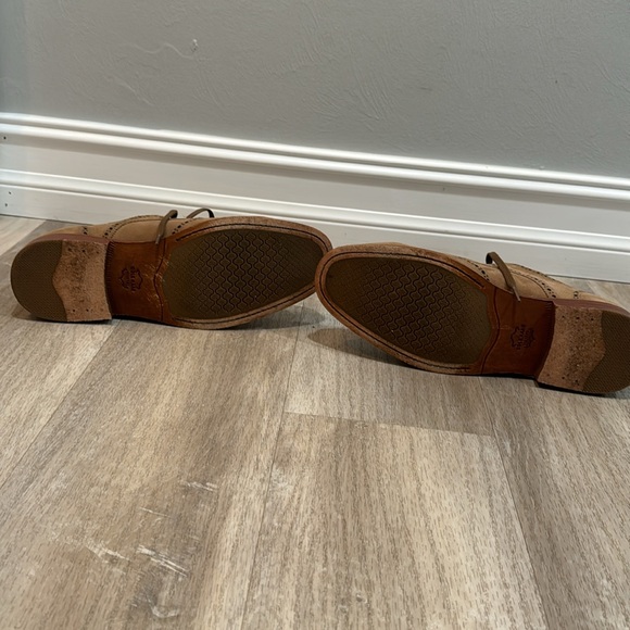 EUC Mens Cole Haan Suede Wing tips - Picture 3 of 4